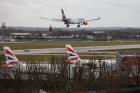  عاملان اختلال در پروازهای فرودگاه انگلستان دستگیر شدند