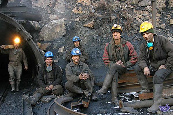 بیشتر کارگران زیر خط فقر زندگی میکنند