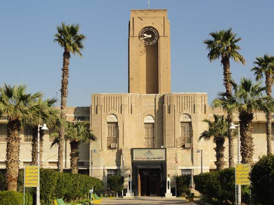 دانشکده مهندسی نفت آبادان تعطیل شد