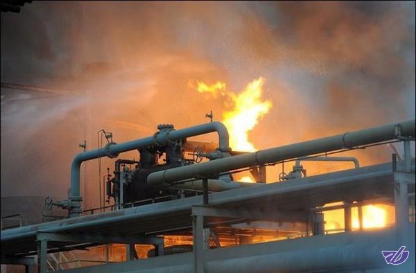یک کشته و ۱۸ مصدوم؛ آمار آتشسوزی پتروشیمی آبادان